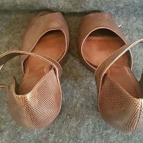 Gianni Bini Stack heel peep toe 7.5 euc - Picture 5 of 7